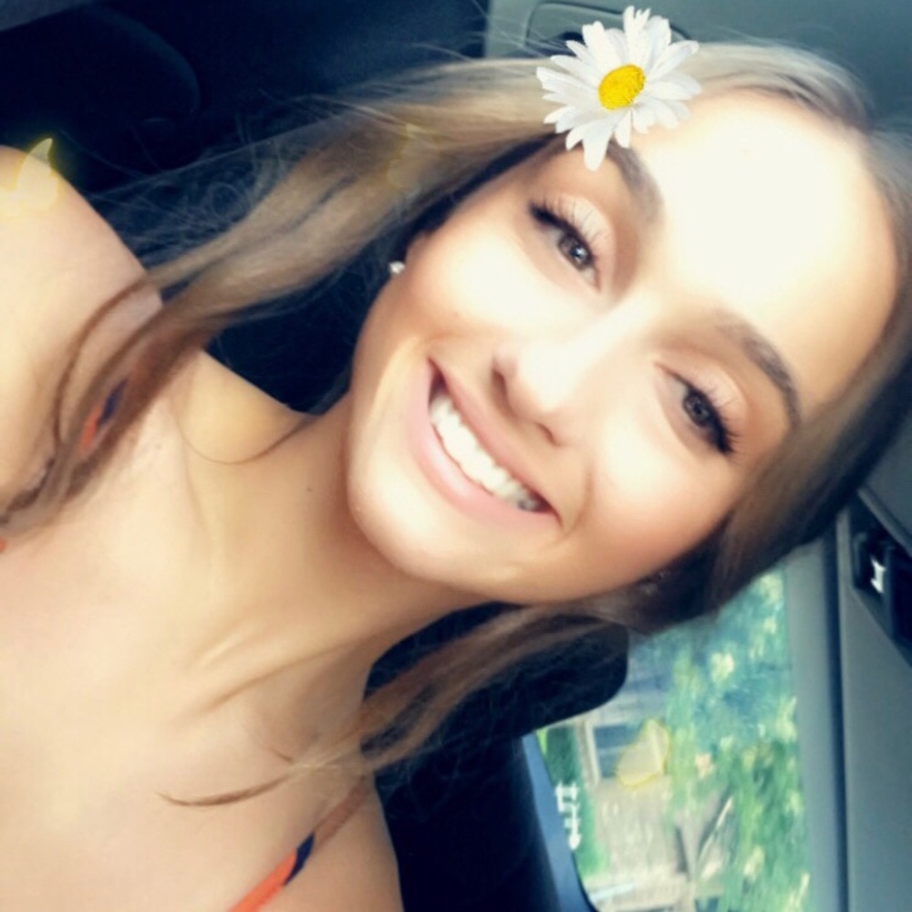 Meet your Posher, Ornela